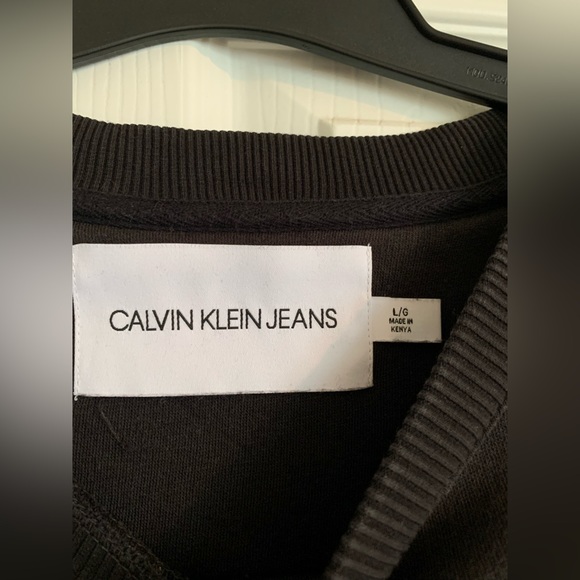 Mens Calvin Klein crewneck sweater size L. Perfect condition. Asking $30 - Picture 2 of 3